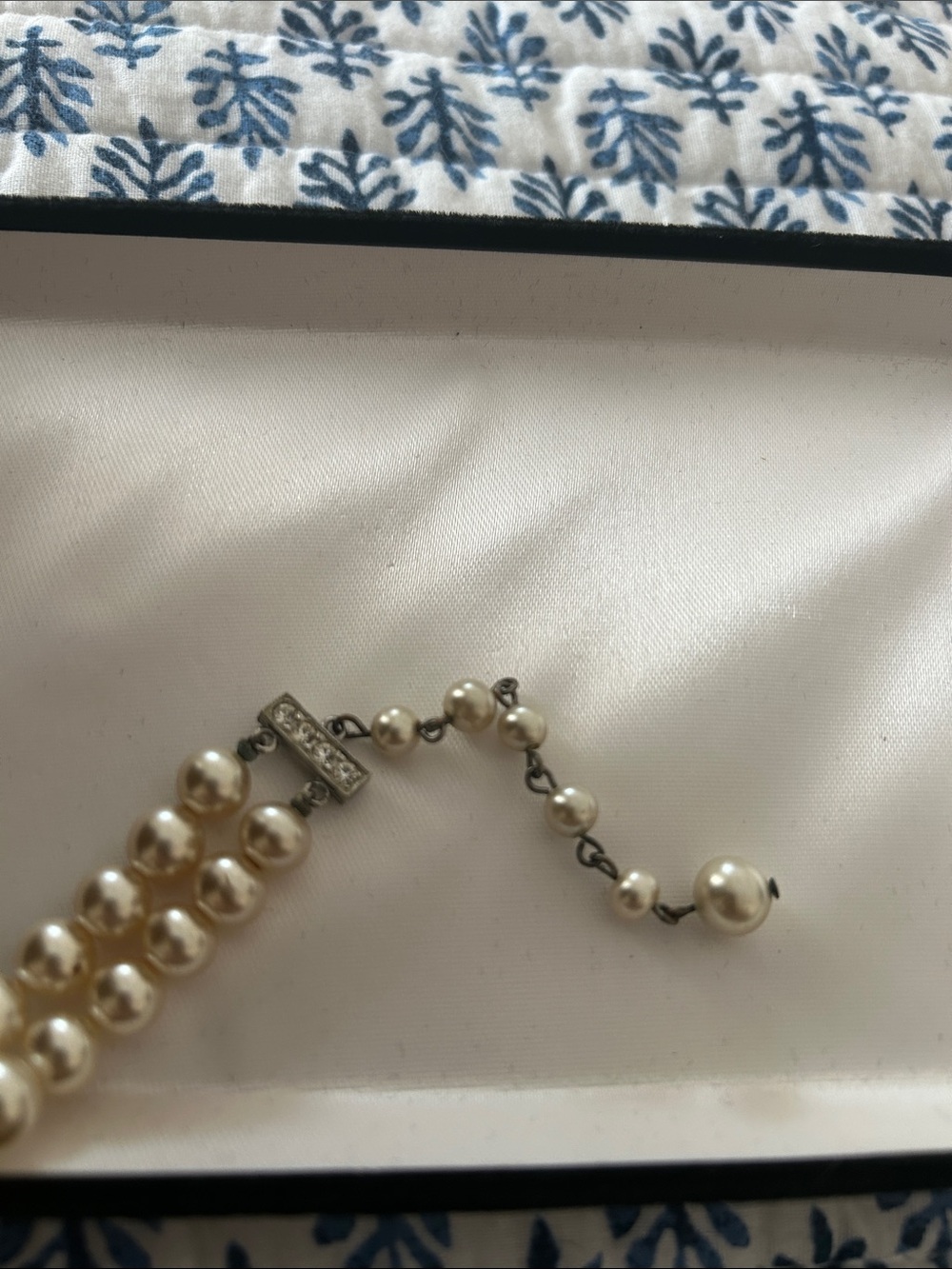 Pearl Choker Necklace - Picture 3 of 5